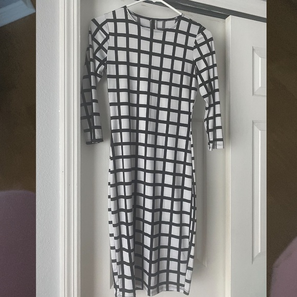 Really stretchy dress. Fits like a glove. - Picture 2 of 2